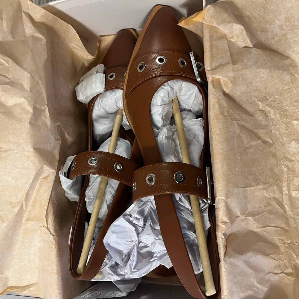 Italian Leather Bold Buckle Slingback Flat- Quince size 8